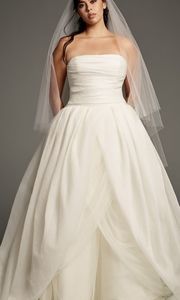 Vera Wang Wedding Gown